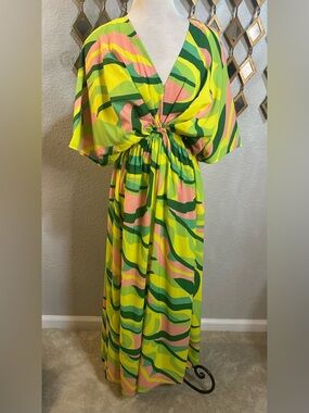 NWT TCEC V-Neckline Abstract Maxi Dress
